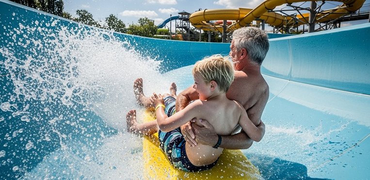 CB_763x373px_Shoppingtipps Schwimmen_©Shutterstock AI_shutterstock.com