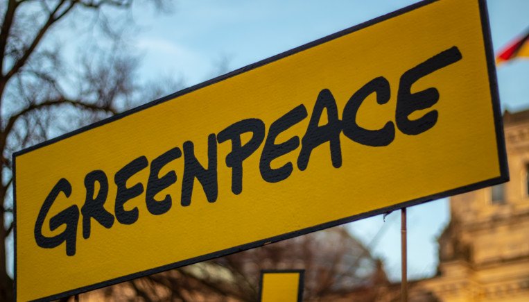 Greenpeace Schild